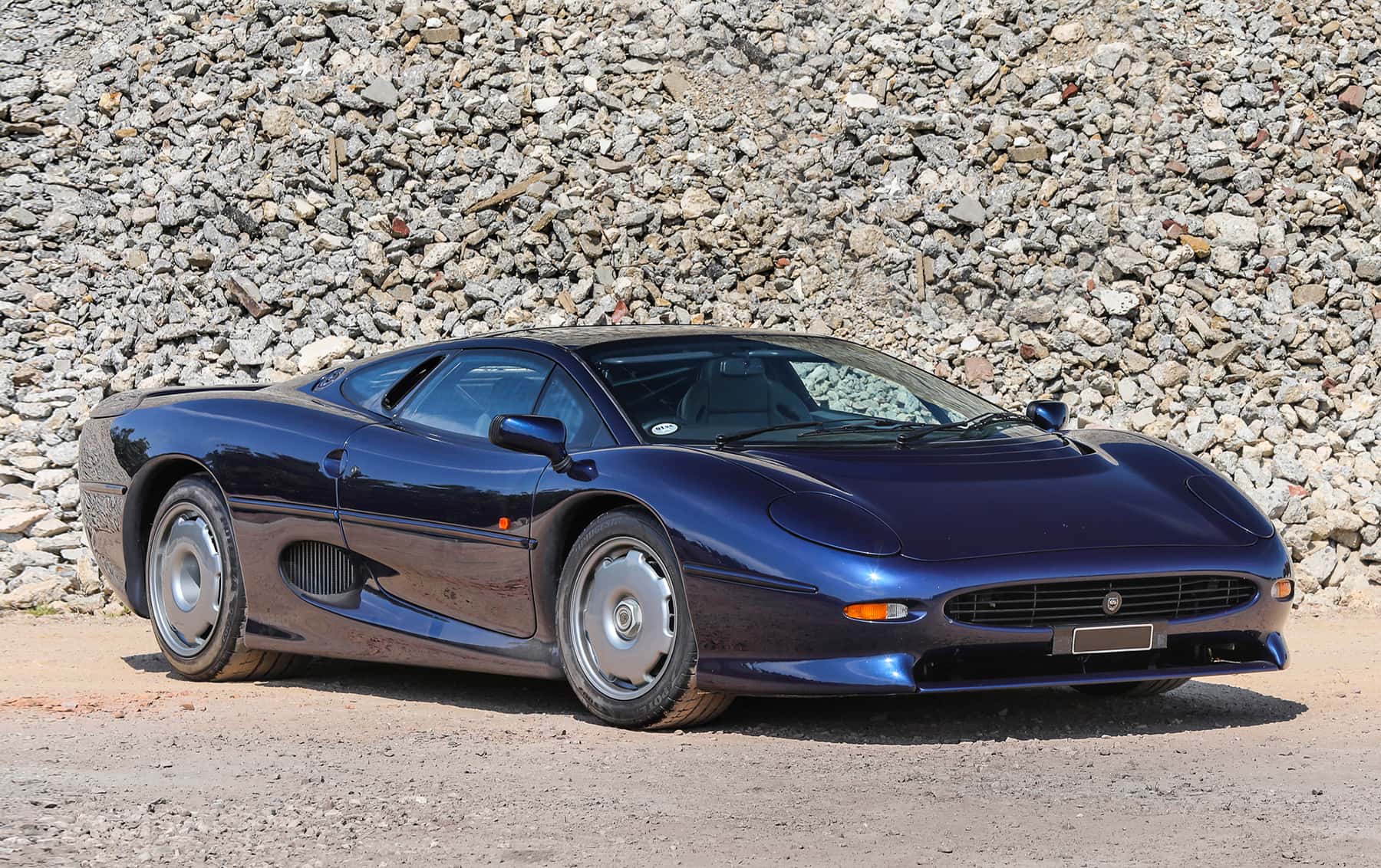 1993 Jaguar XJ220 sold for $0