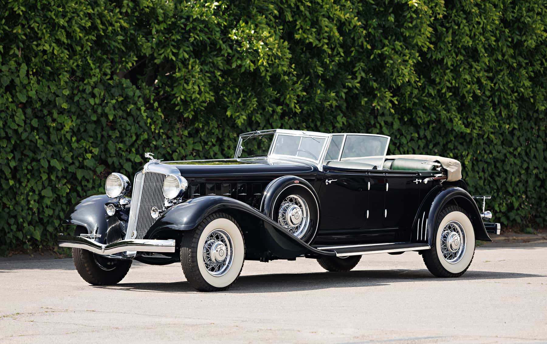 1933 Chrysler CL Imperial Custom Phaeton sold for $775,000