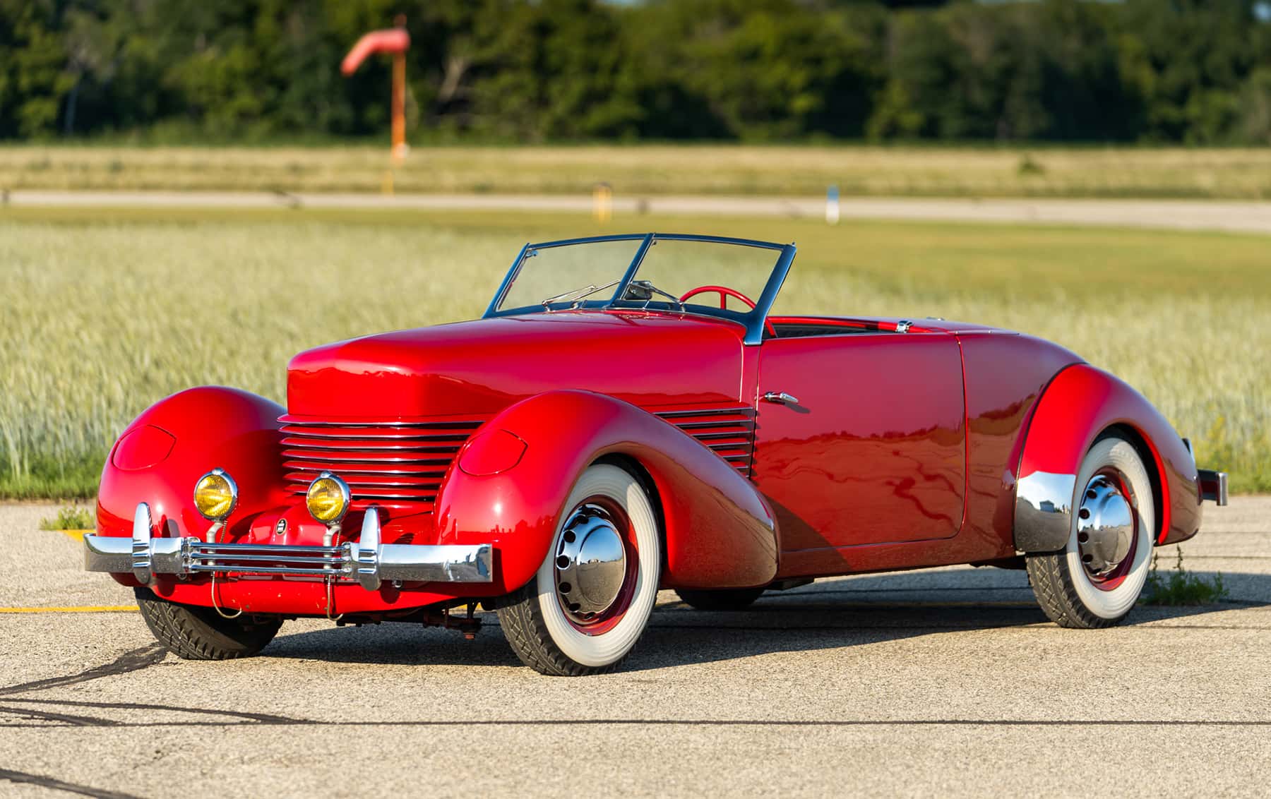 1936 Cord 810 Cabriolet 'Sportsman' sold for $106,400