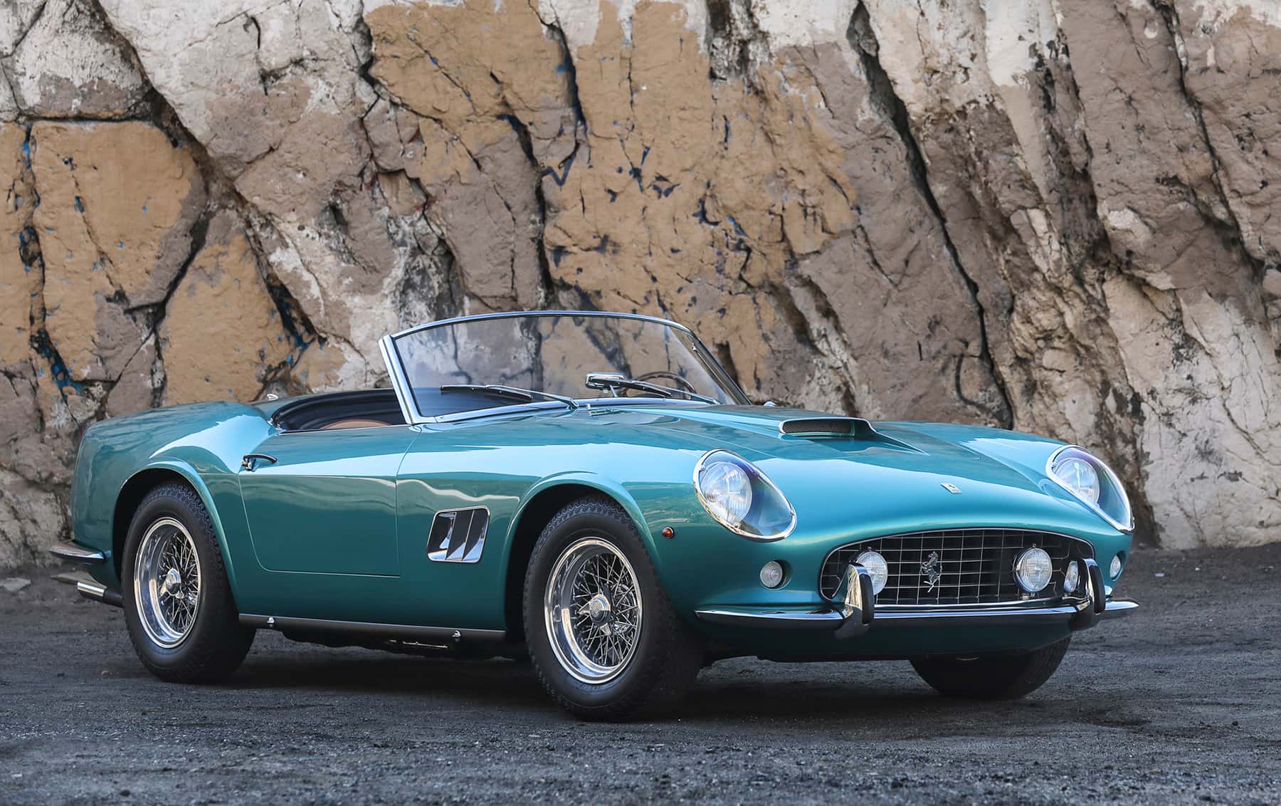 1962 Ferrari 250 GT SWB California Spider sold for $18,045,000