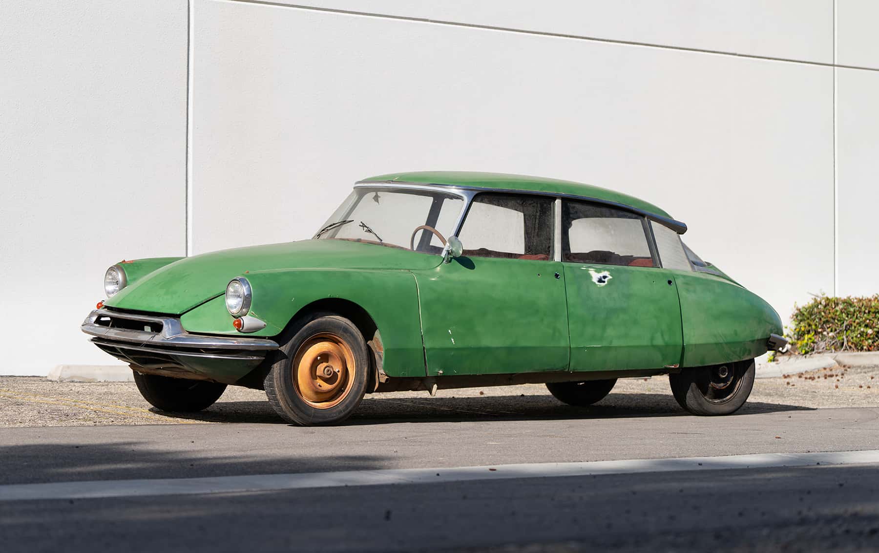 1960 Citroen ID19 sold for $728