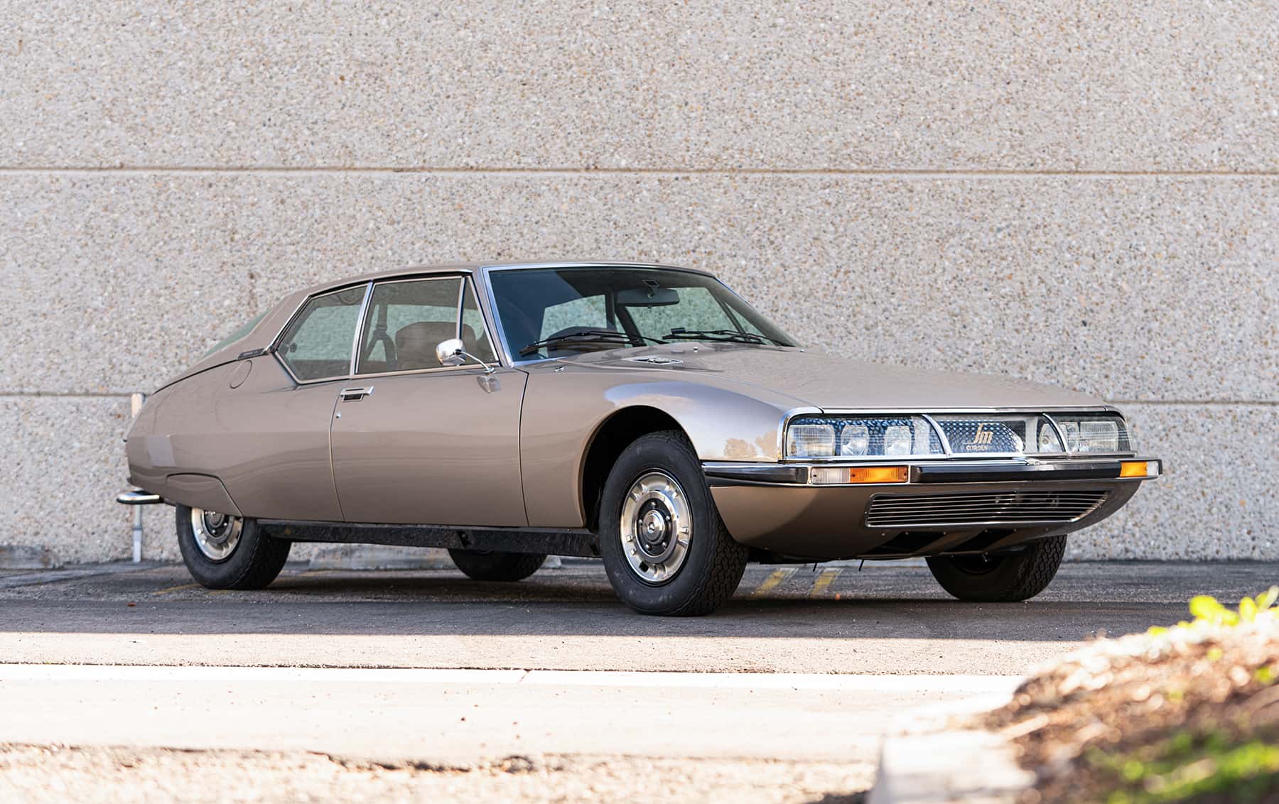 1974 Citroen SM sold for $42,560