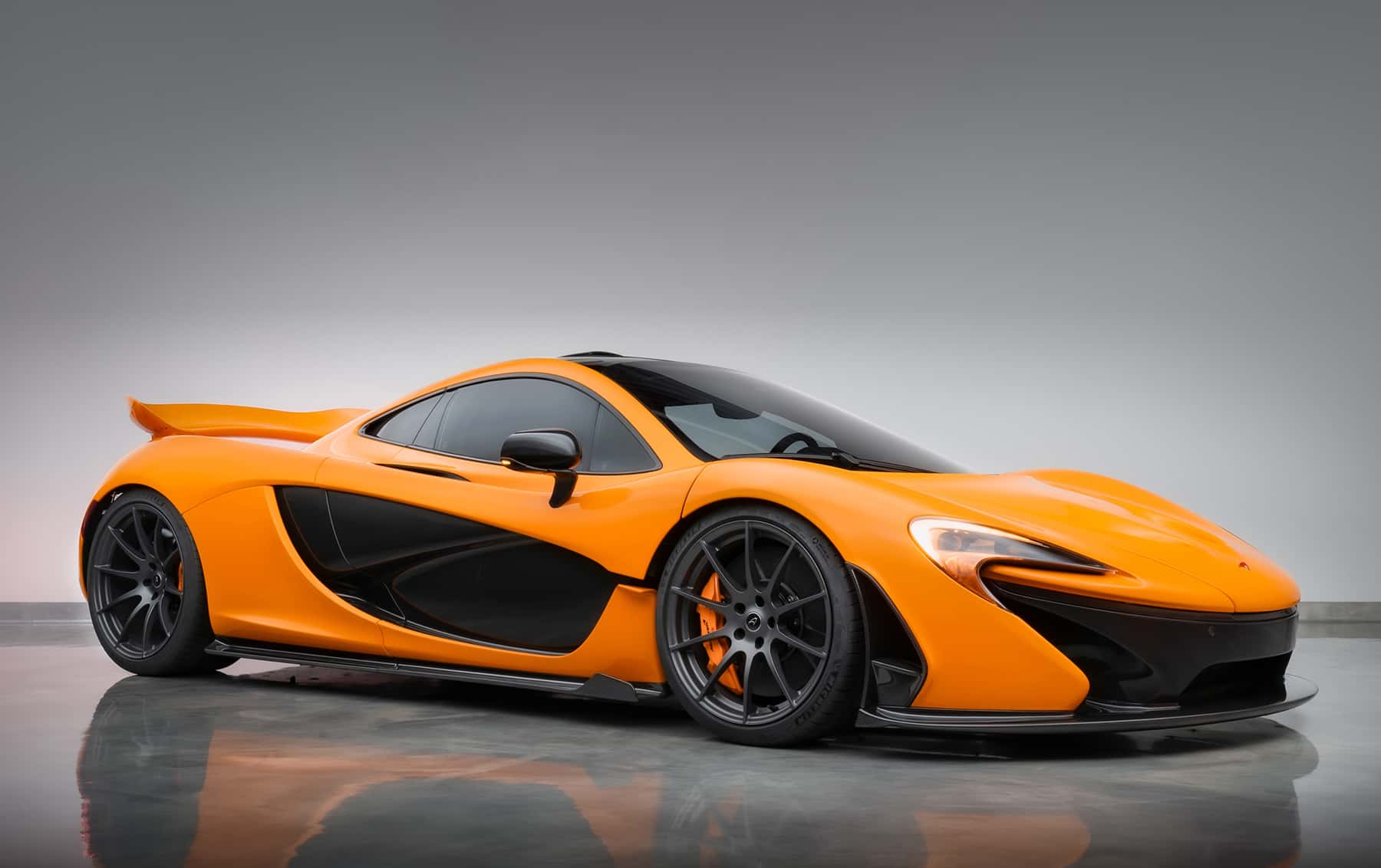 2014 McLaren P1 sold for $0