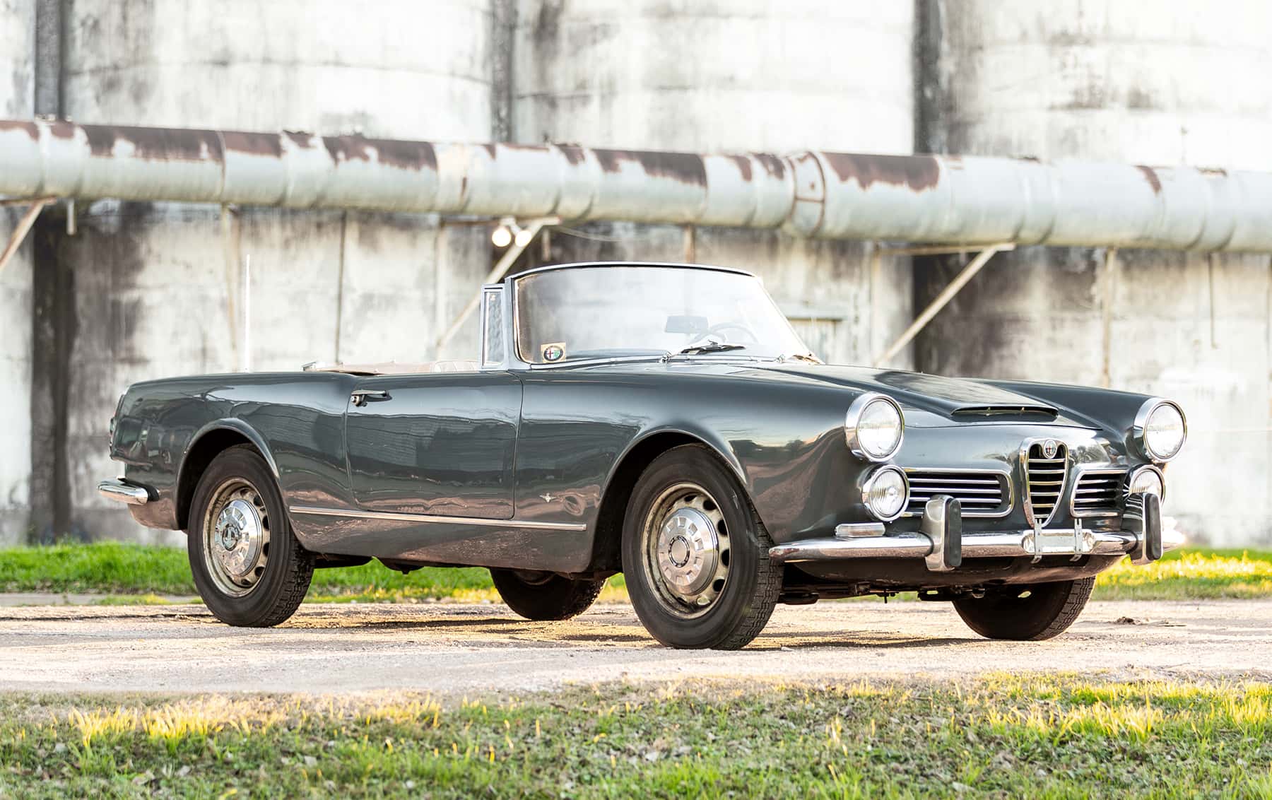1963 Alfa Romeo 2600 Spider sold for $61,600