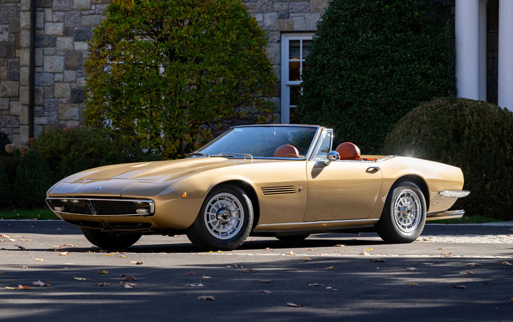 1972 Maserati Ghibli 4.9 SS Spider sold for $885,000