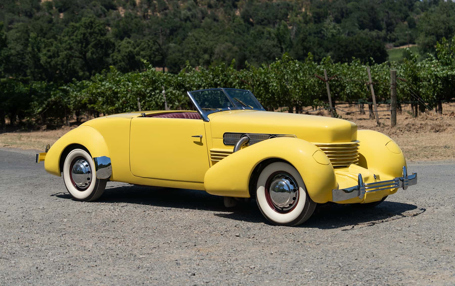1936 Cord 810 Cabriolet 'Sportsman' sold for $123,200