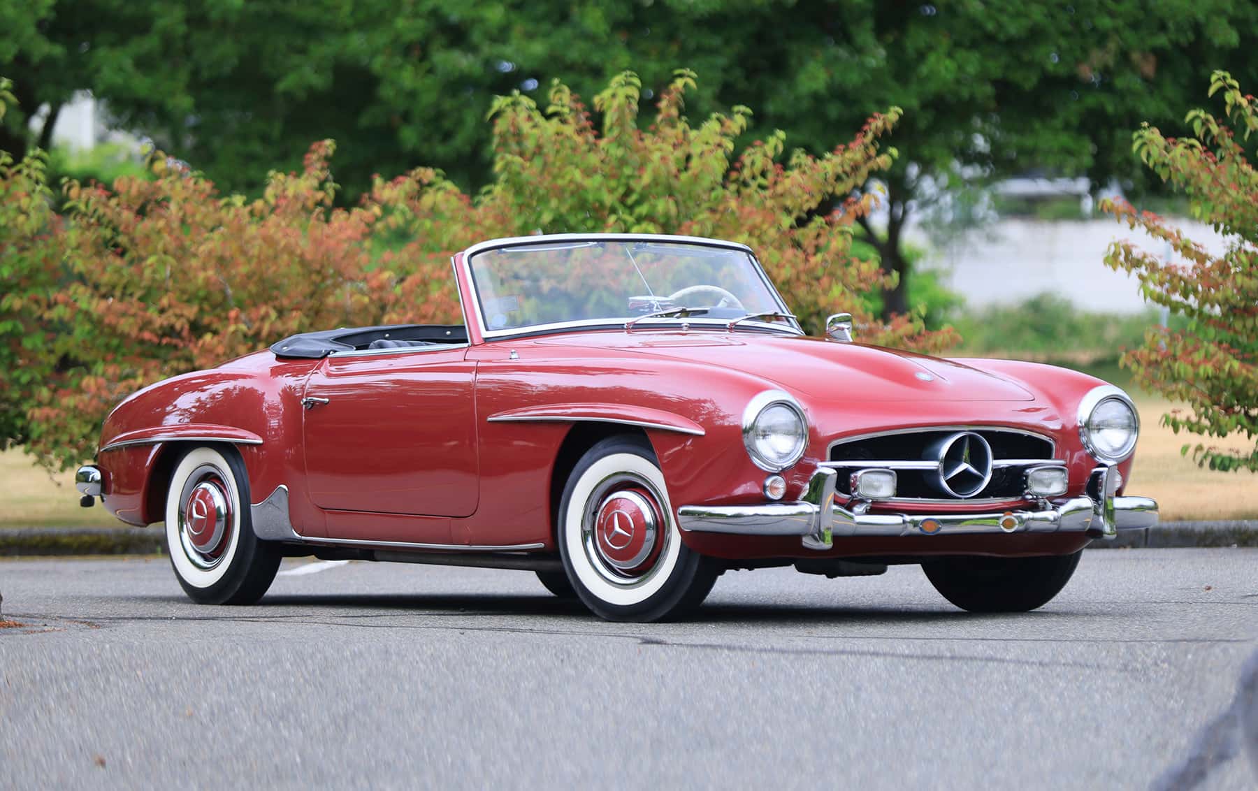 1956 Mercedes-Benz 190 SL sold for $156,800