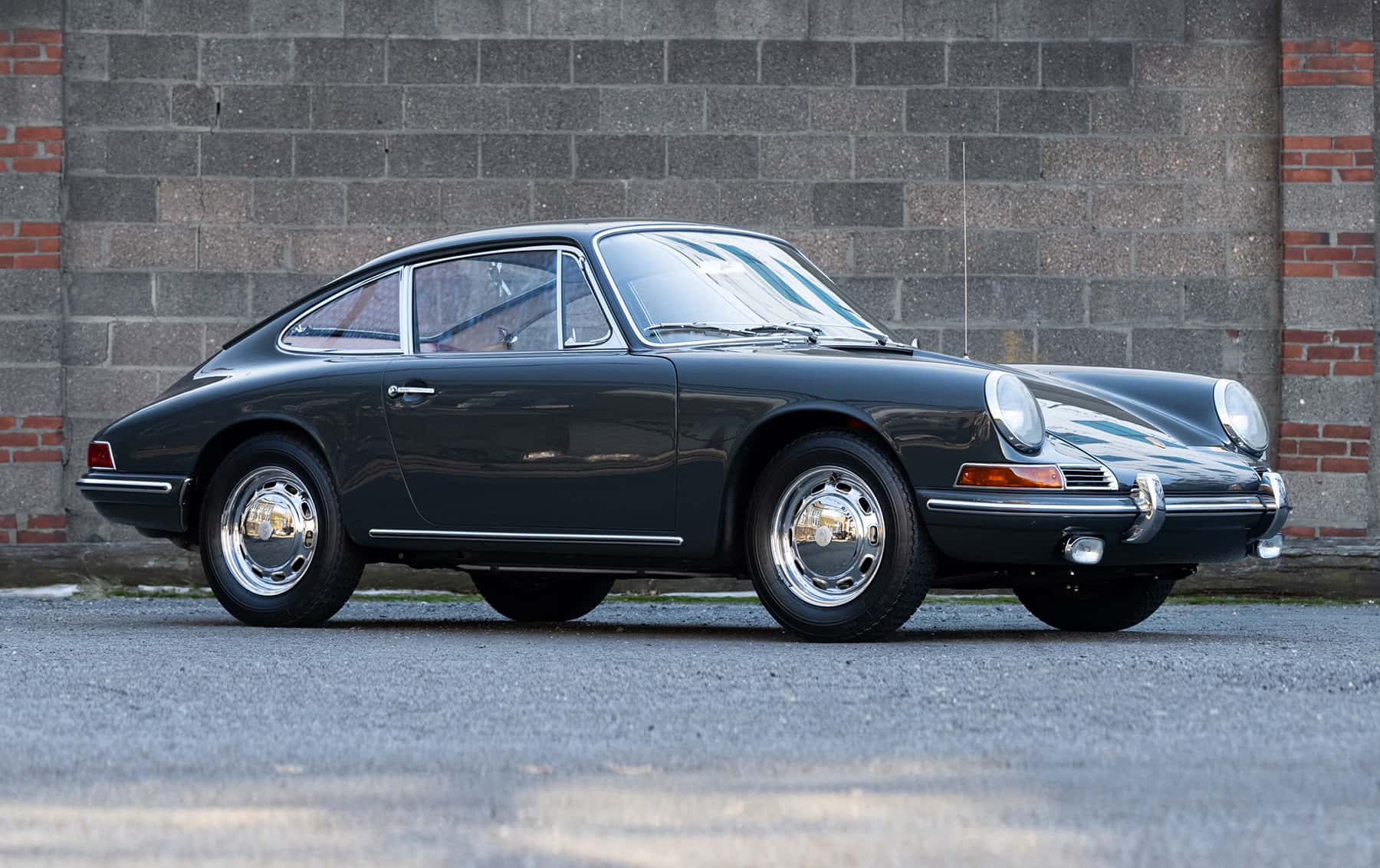 1966 Porsche 911 2.0 sold for $156,800