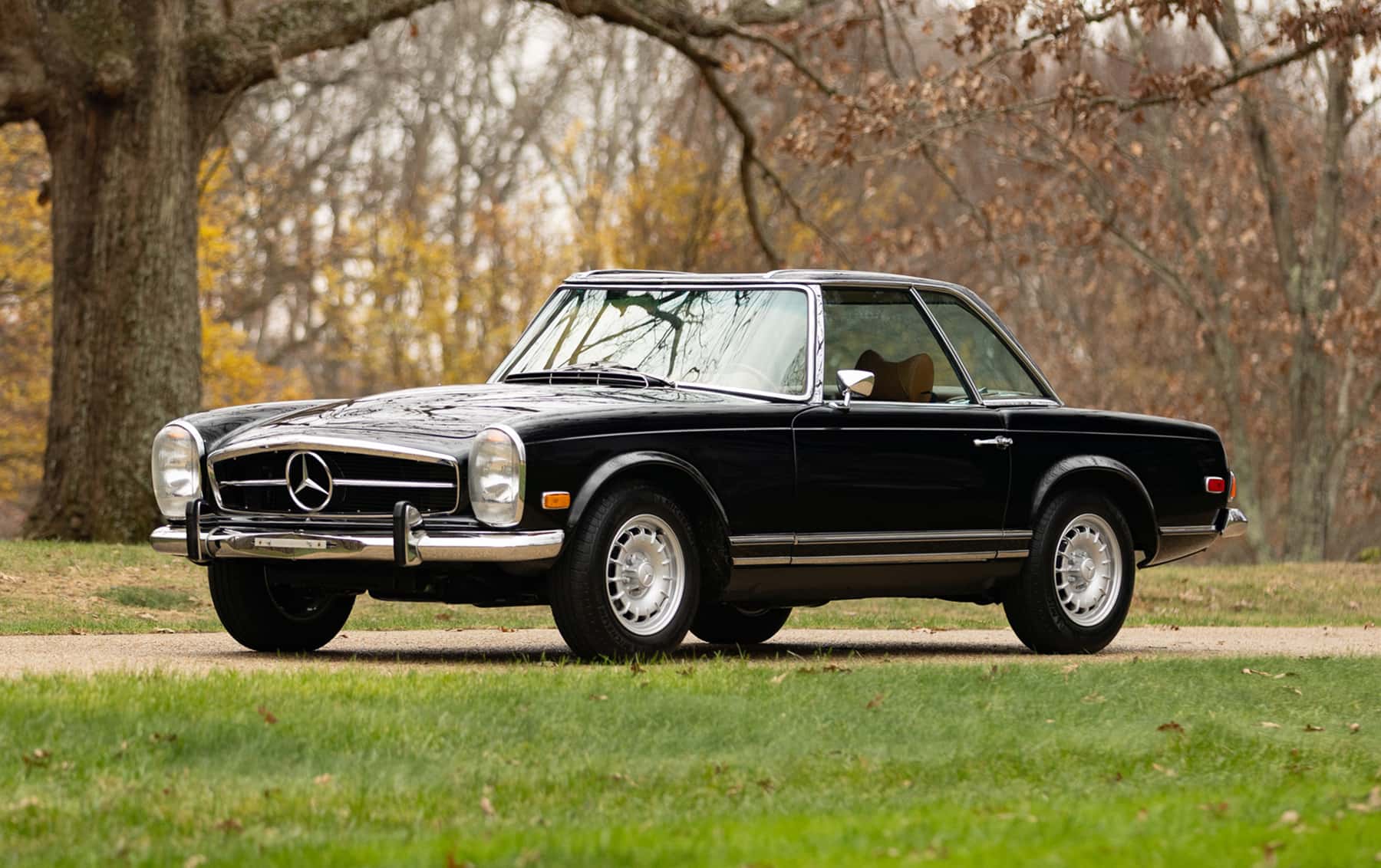 1969 Mercedes-Benz 280 SL sold for $145,600