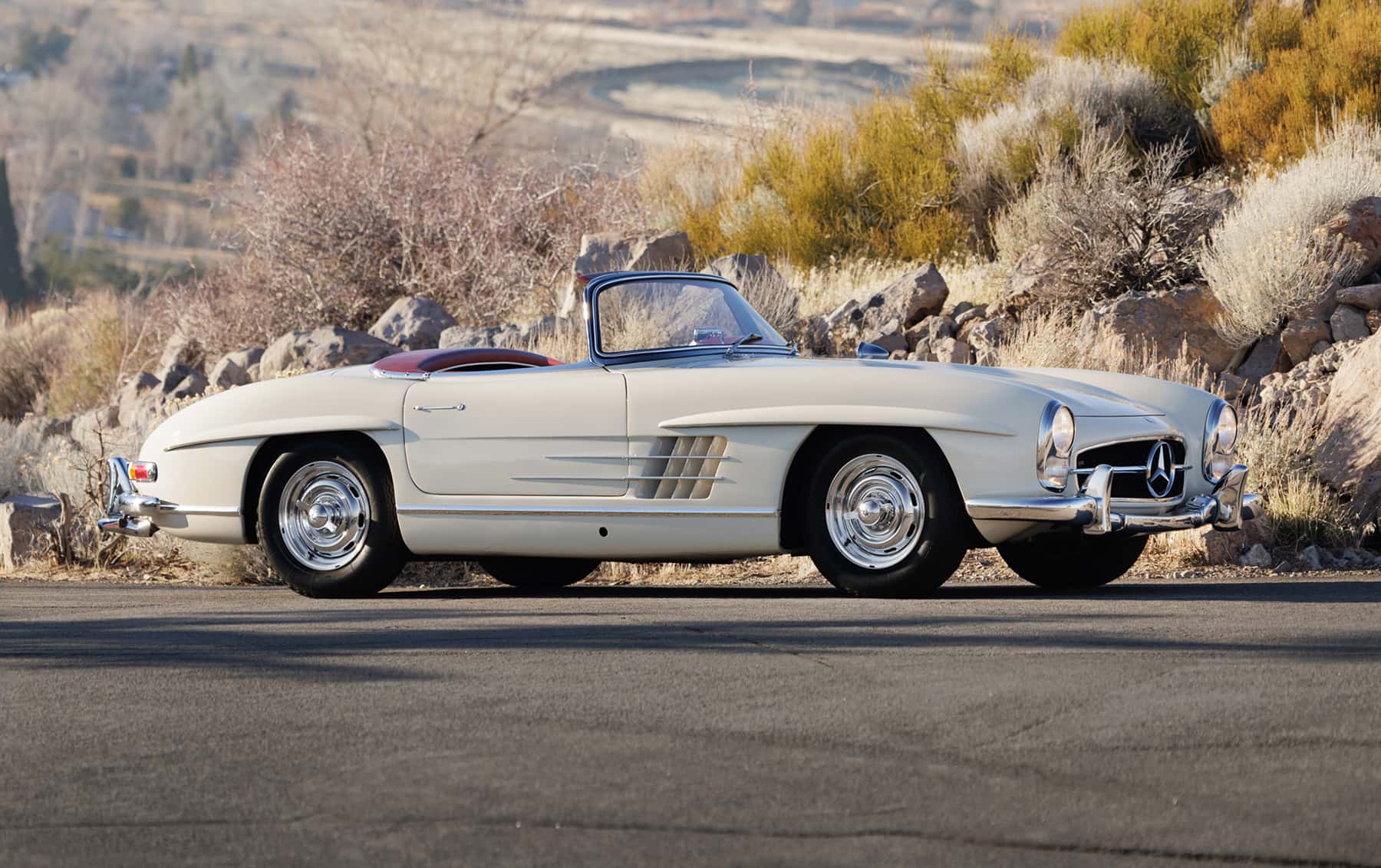 1959 Mercedes-Benz 300 SL Roadster sold for $1,022,500