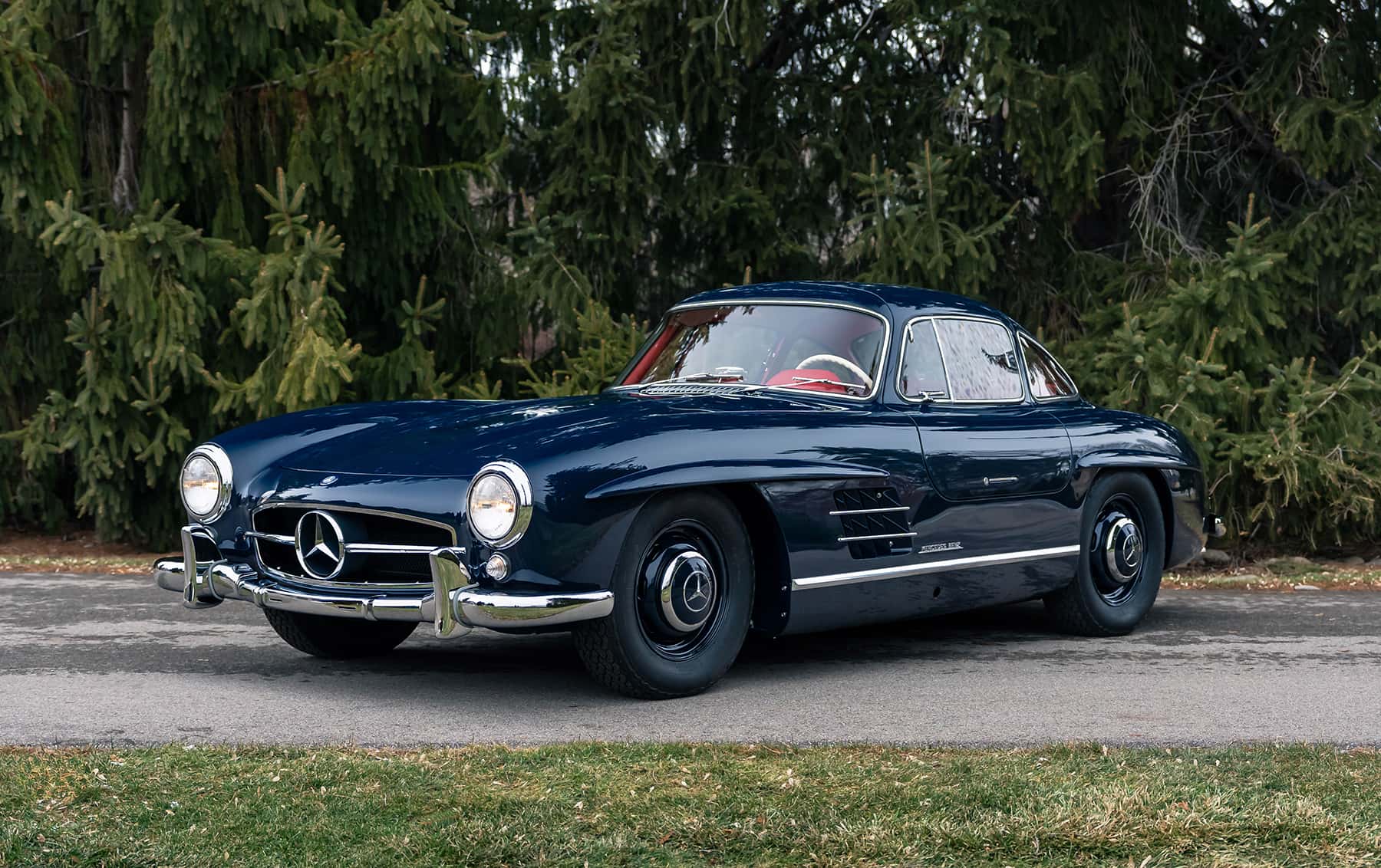 1957 Mercedes-Benz 300 SL Gullwing sold for $2,012,500