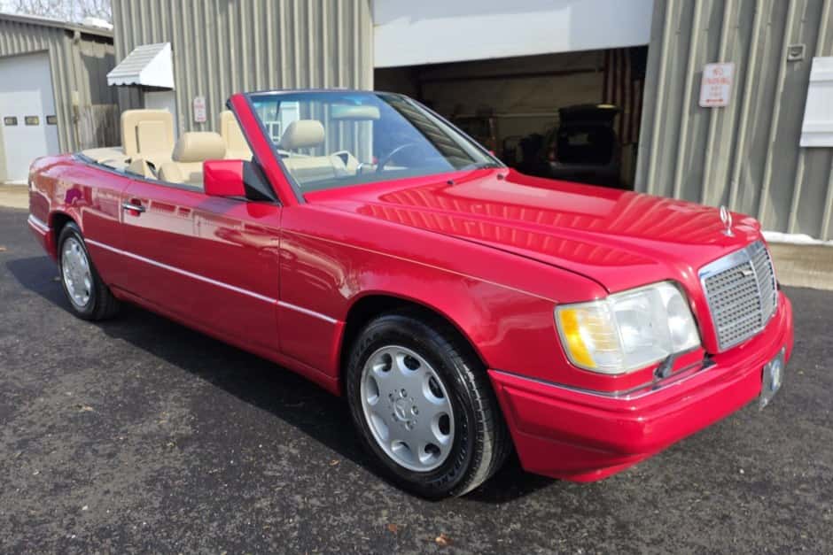 1994 Mercedes-Benz W124 E-Class sold for $21,250