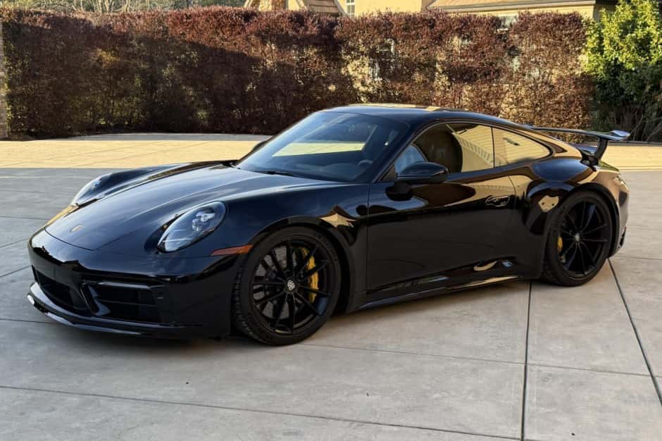 2023 Porsche 992 911 Carrera sold for $130,000