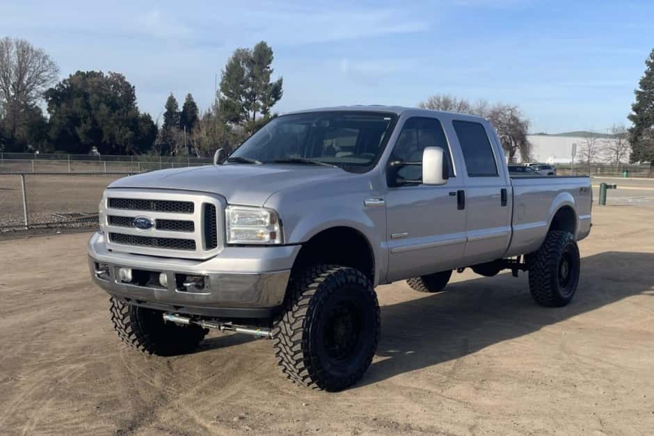 2006 Ford Super Duty 1999-2007 sold for $21,000