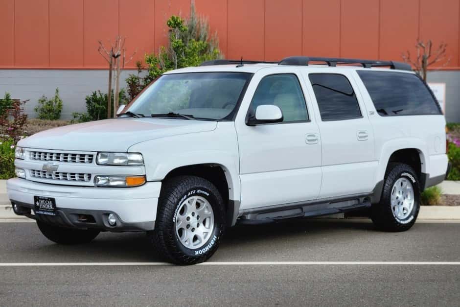 2002 Chevrolet Suburban (GMT800 2000-2006) sold for $12,950