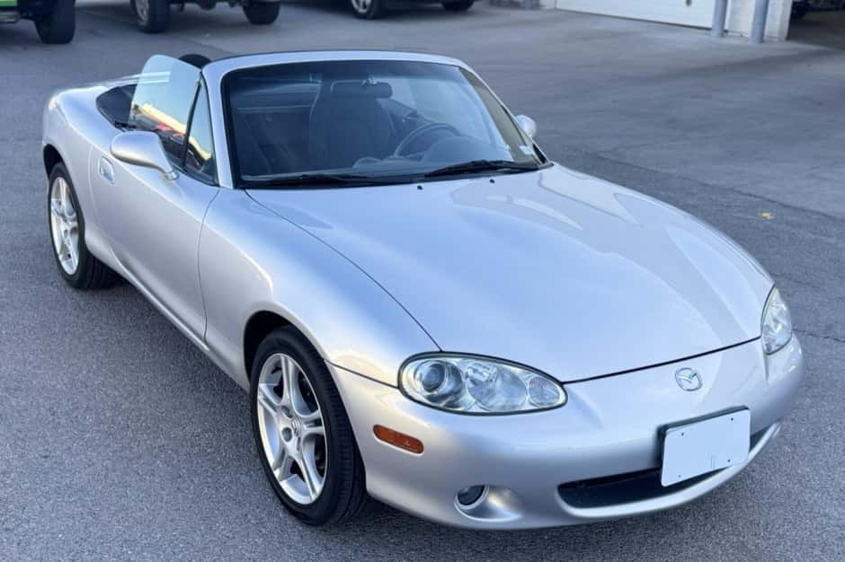 2005 Mazda NB MX-5 Miata sold for $7,600