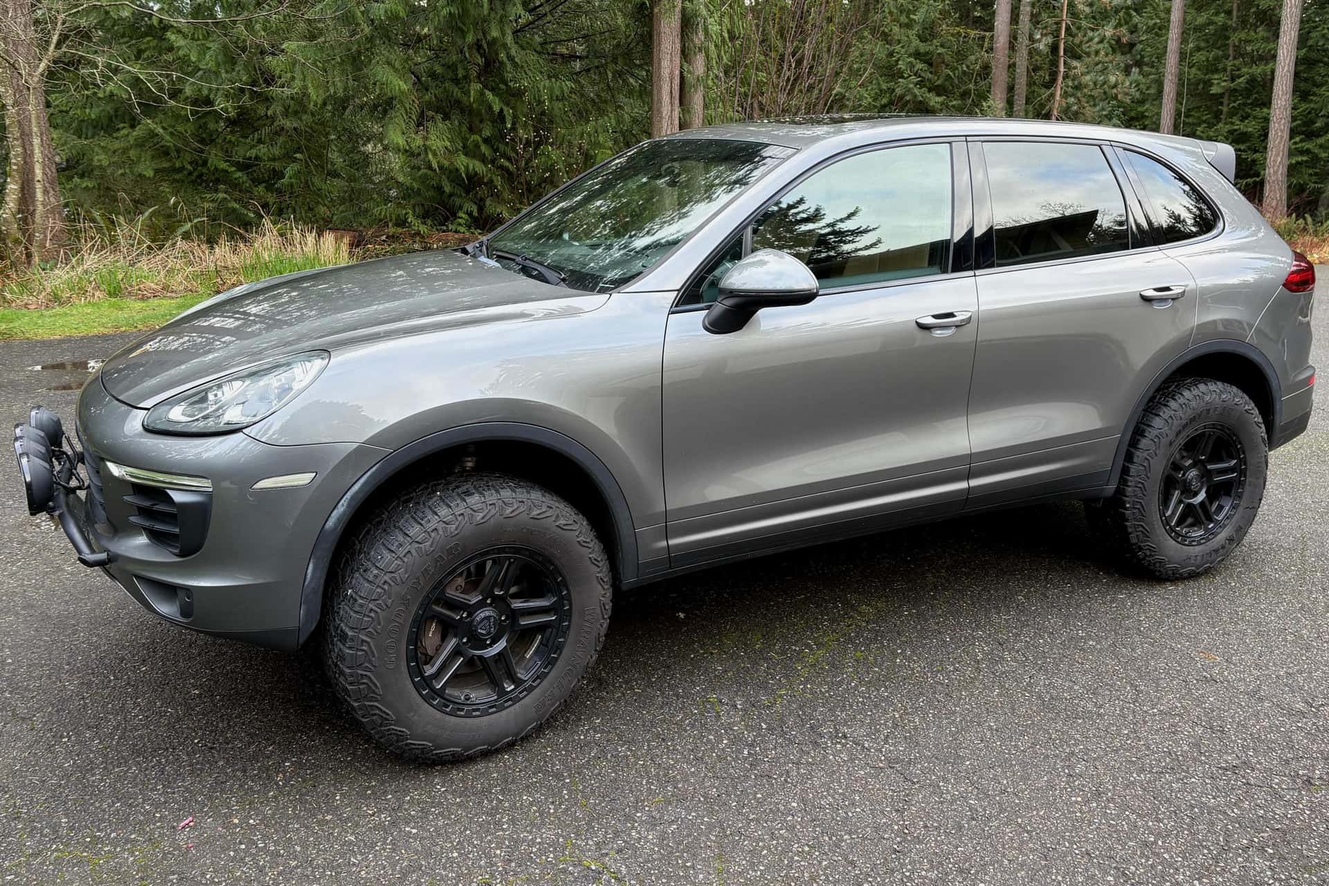 2016 Porsche Cayenne sold for $21,000