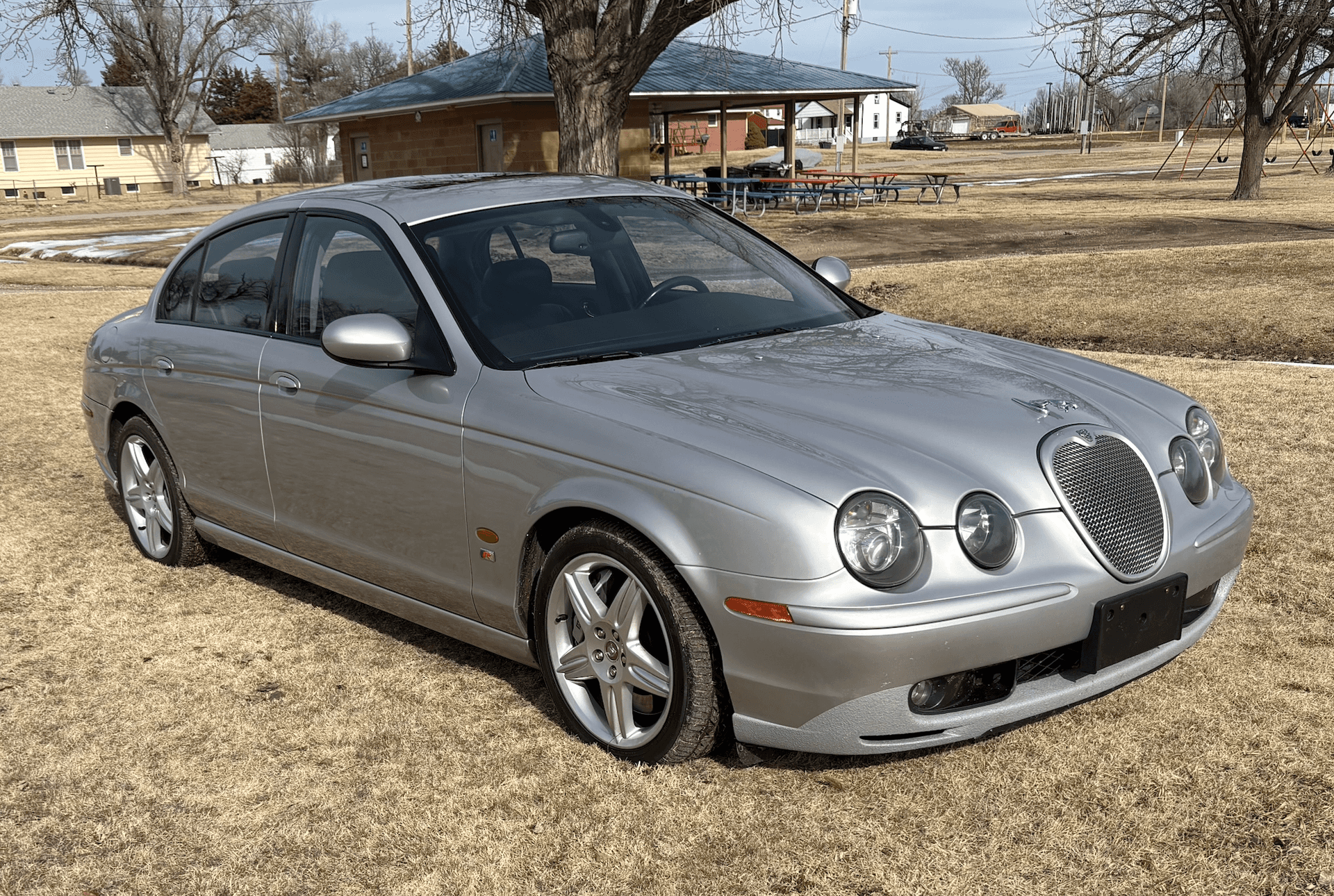 2003 Jaguar S-Type R sold for $9,420