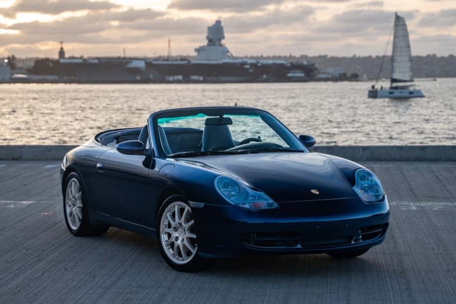 2001 Porsche 996 911 Carrera 4 sold for $32,750