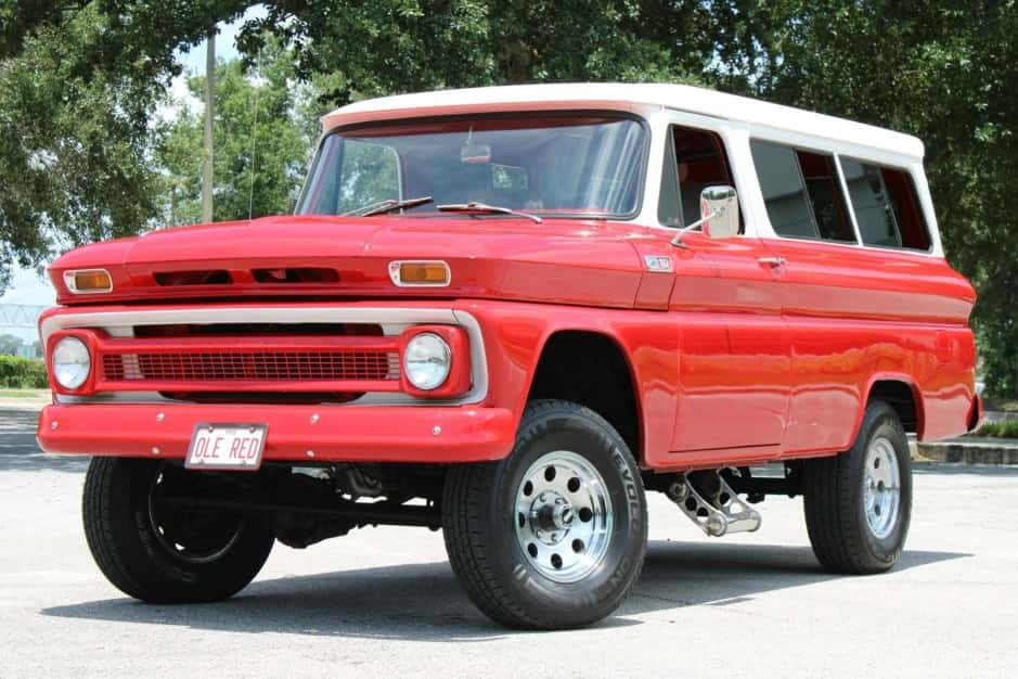 1965 Chevrolet Suburban (1960-1966) sold for $25,250