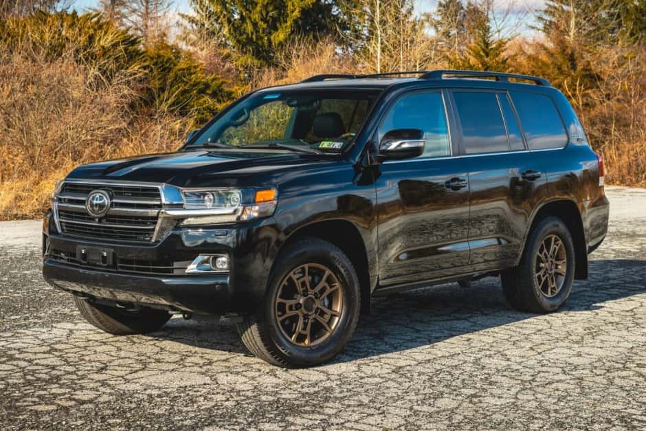 2021 Toyota Land Cruiser 200-Series sold for $107,000