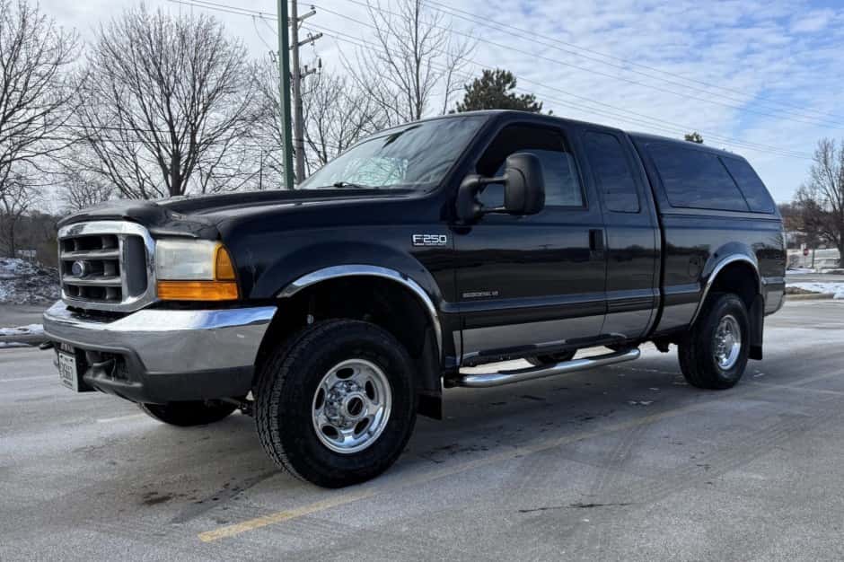 2001 Ford Super Duty 1999-2007 sold for $13,750