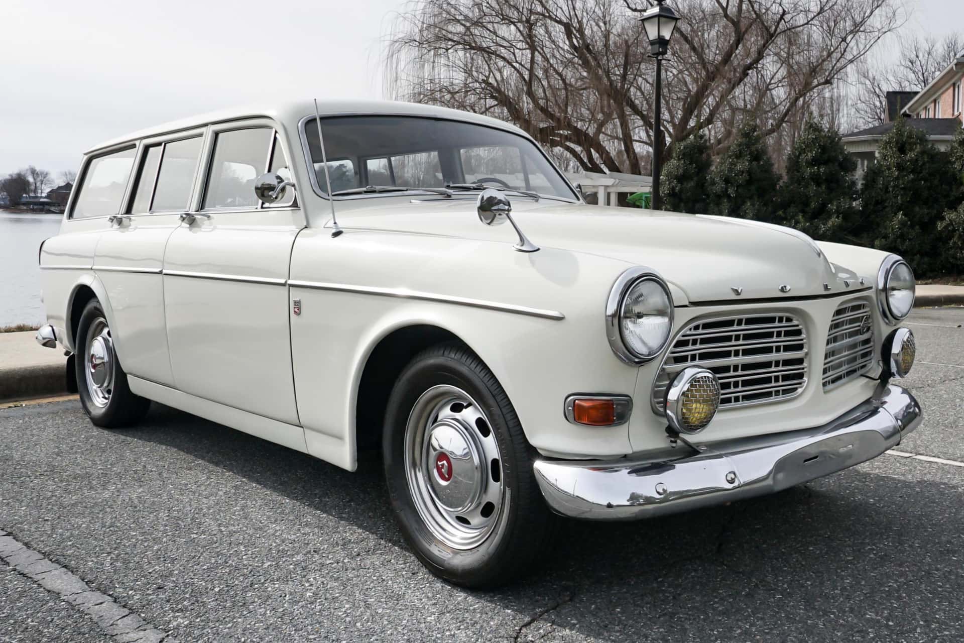 1967 Volvo Amazon sold for $10,750