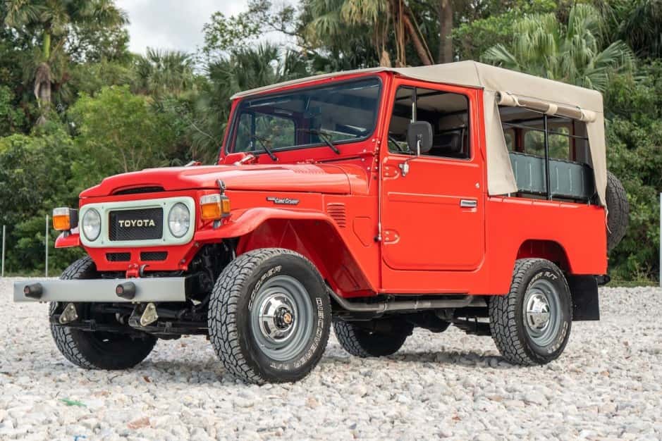 1983 Toyota Land Cruiser FJ43 sold for $27,500