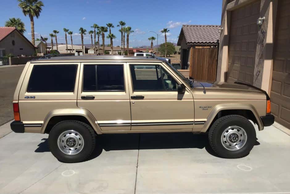 1989 Jeep XJ Cherokee sold for $13,950