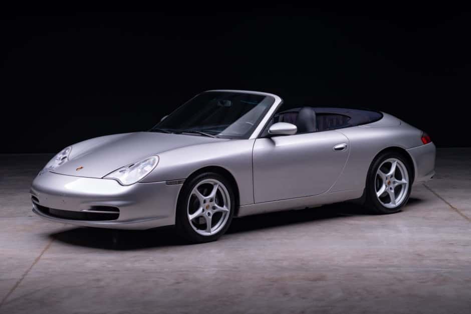 2002 Porsche 996 911 Carrera sold for $26,888