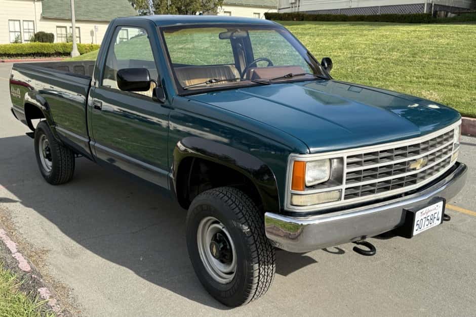 1990 Chevrolet C/K GMT400 (1988-2002) sold for $17,500