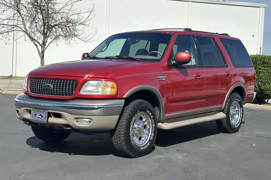 2001 Ford Expedition sold for $15,900