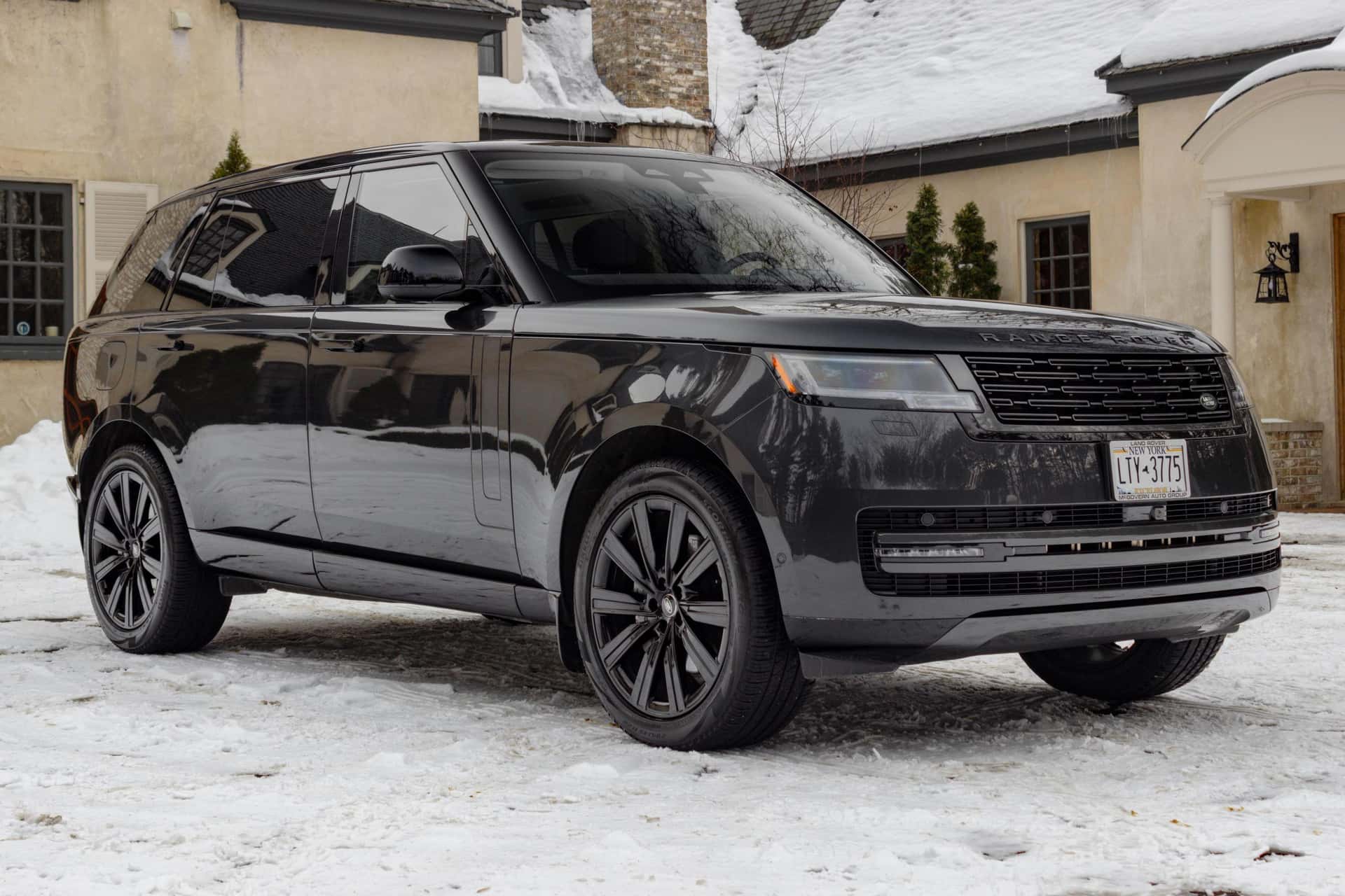 2025 Land Rover Range Rover sold for $106,888