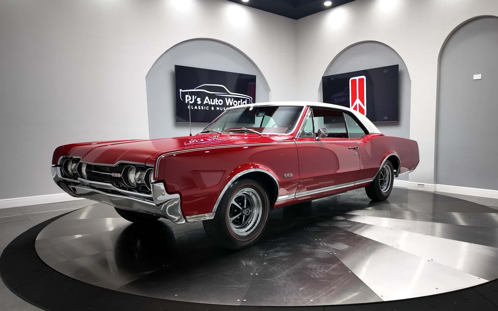 1967 Oldsmobile Cutlass sold for $39,000