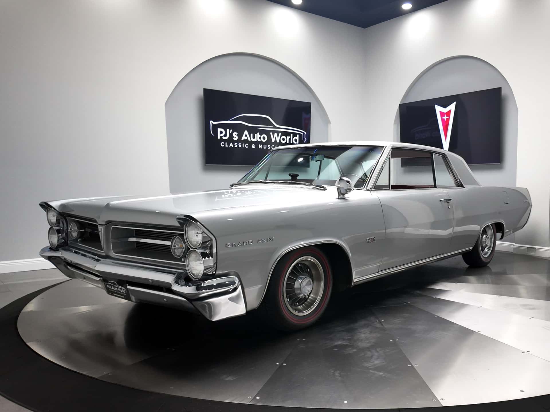 1963 Pontiac Grand Prix sold for $39,000