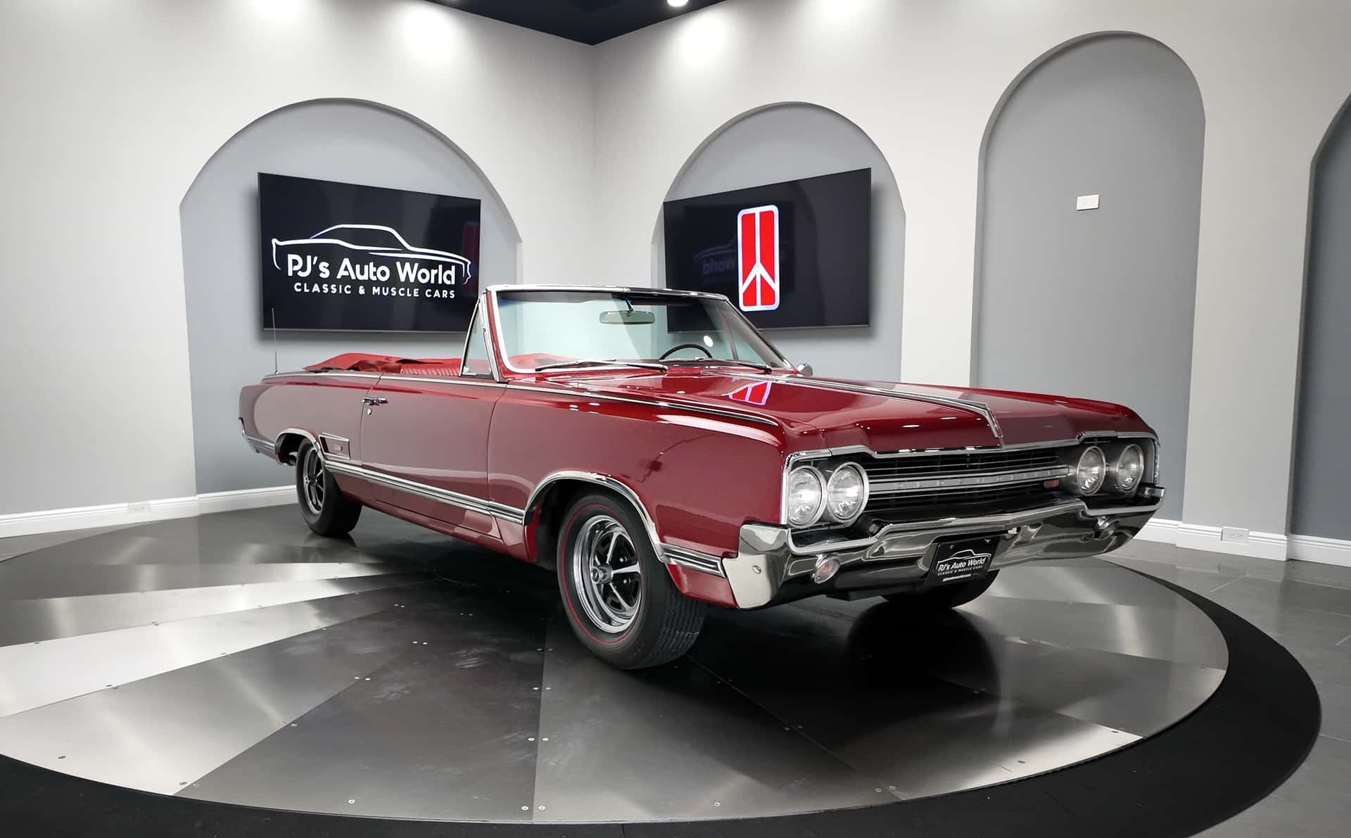 1965 Oldsmobile 442 sold for $42,000