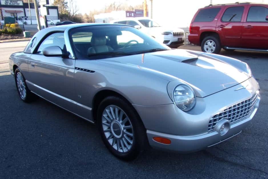 2004 Ford Thunderbird (2002-2005) sold for $14,050