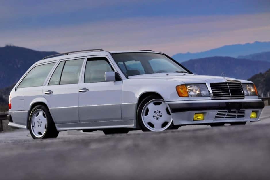 1990 Mercedes-Benz W124 E-Class sold for $14,469