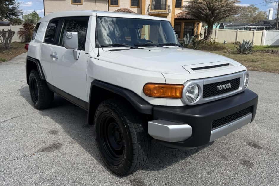 2011 Toyota FJ Cruiser sold for $14,250