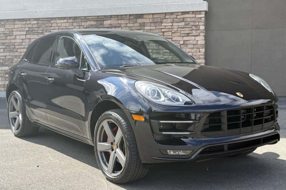 2017 Porsche Macan sold for $14,571