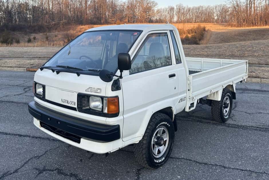 1996 Toyota LiteAce & TownAce sold for $12,500
