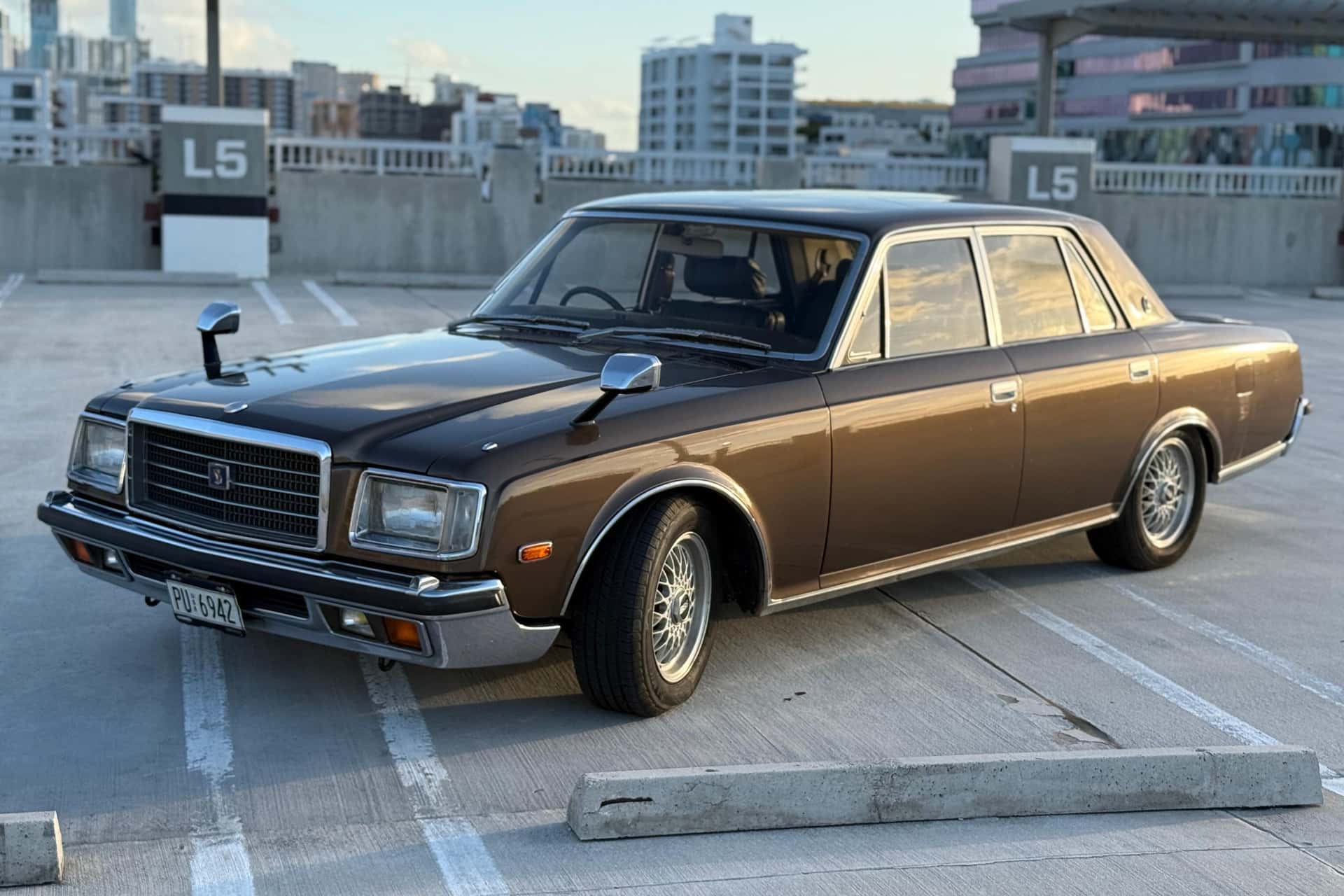 1987 Toyota Century sold for $9,500