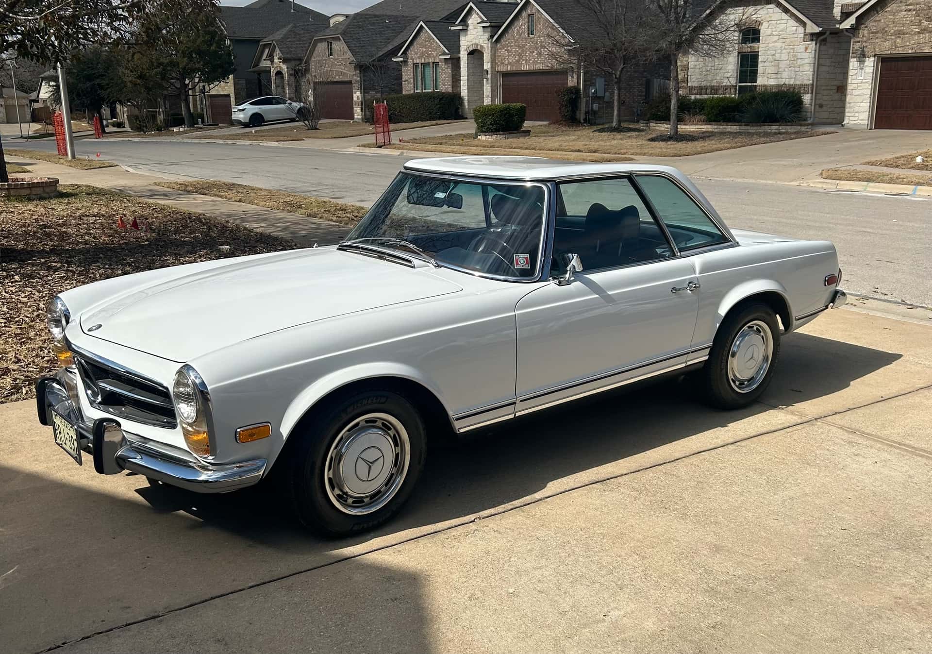 1969 Mercedes-Benz 280SL sold for $79,000