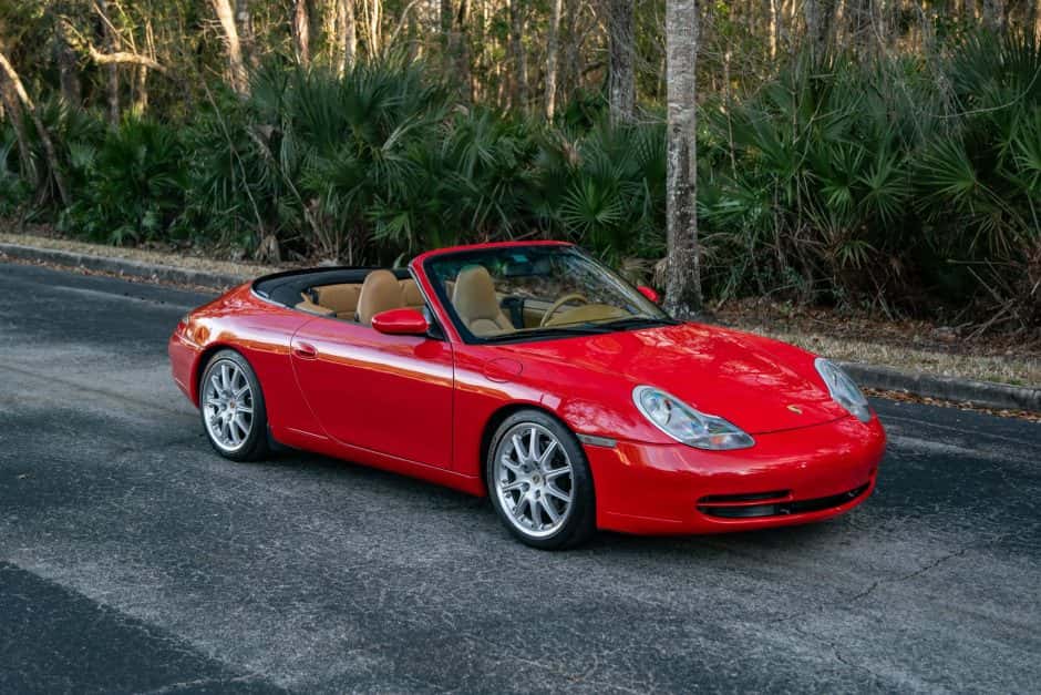 1999 Porsche 996 911 Carrera sold for $29,999