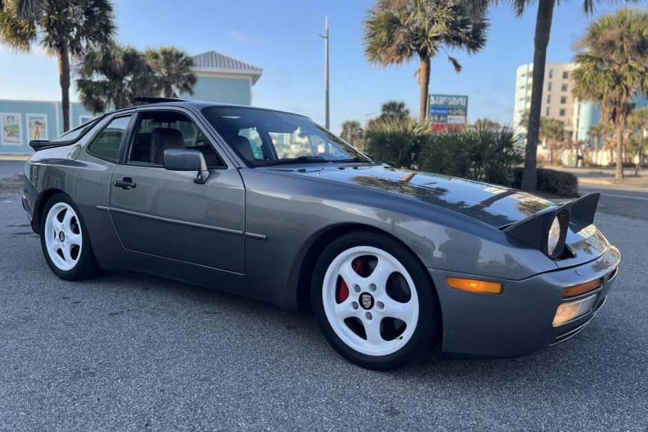 1988 Porsche 944 Turbo sold for $17,550