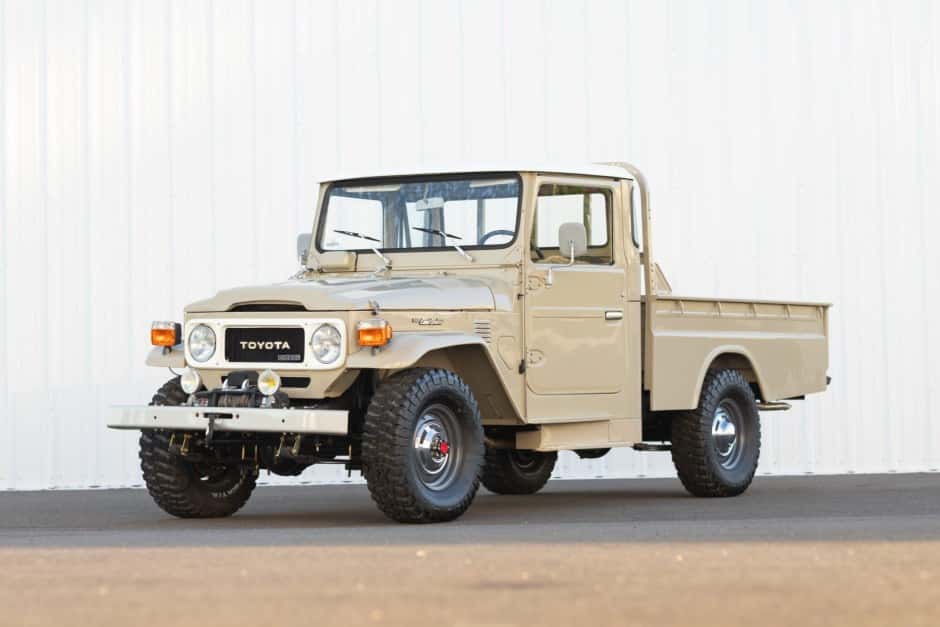 1984 Toyota Land Cruiser FJ45 sold for $60,500