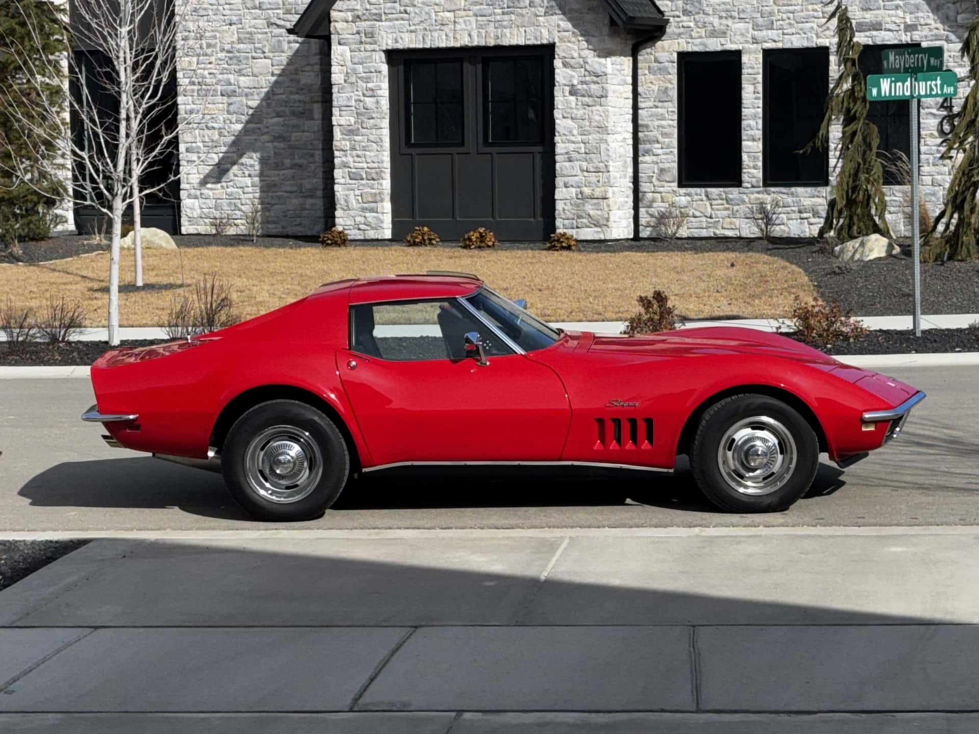 1968 Chevrolet Corvette sold for $27,300