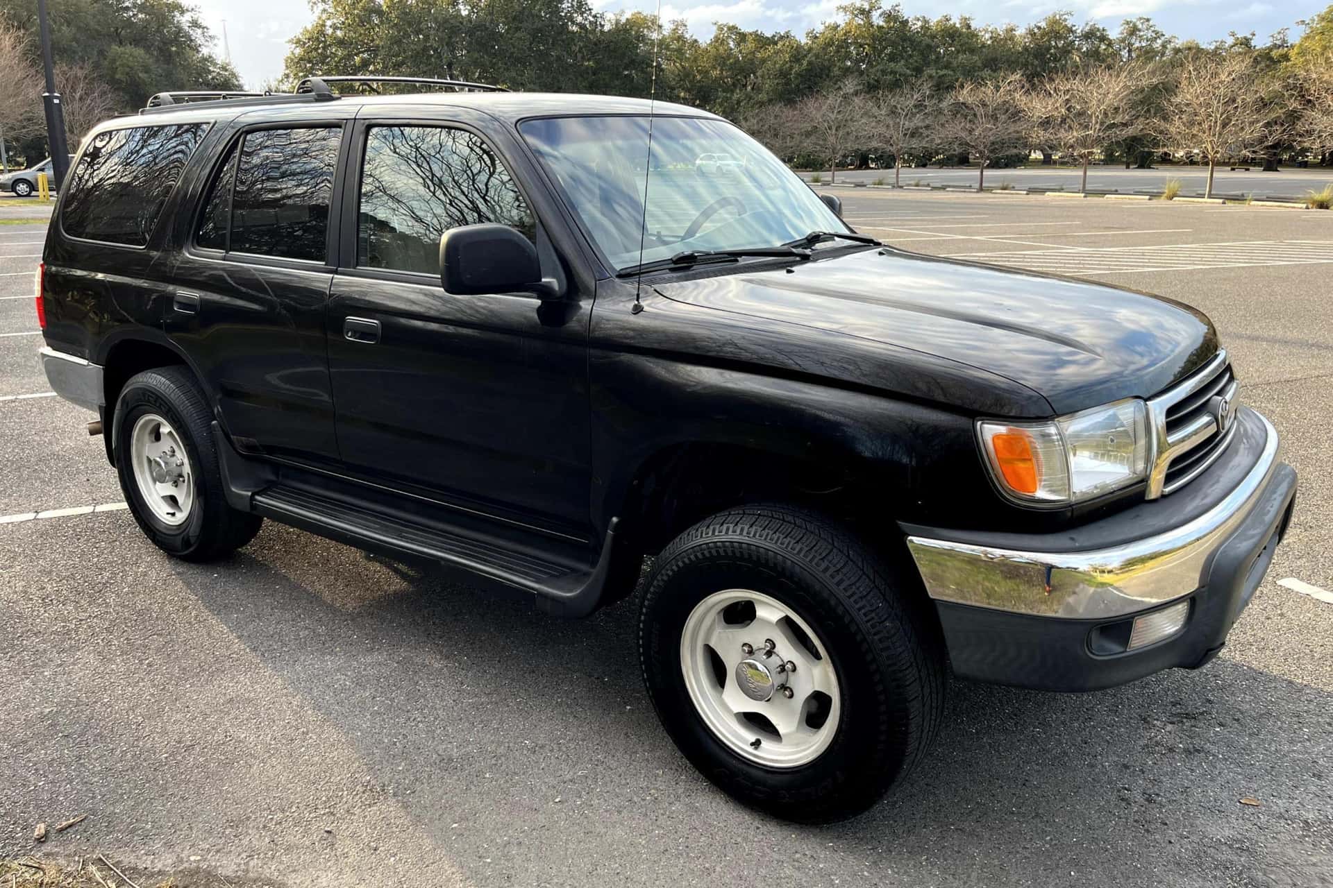 2000 Toyota 4Runner sold for $8,000