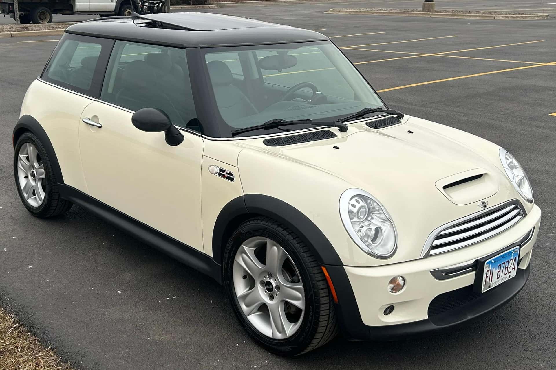 2006 MINI Cooper sold for $6,000