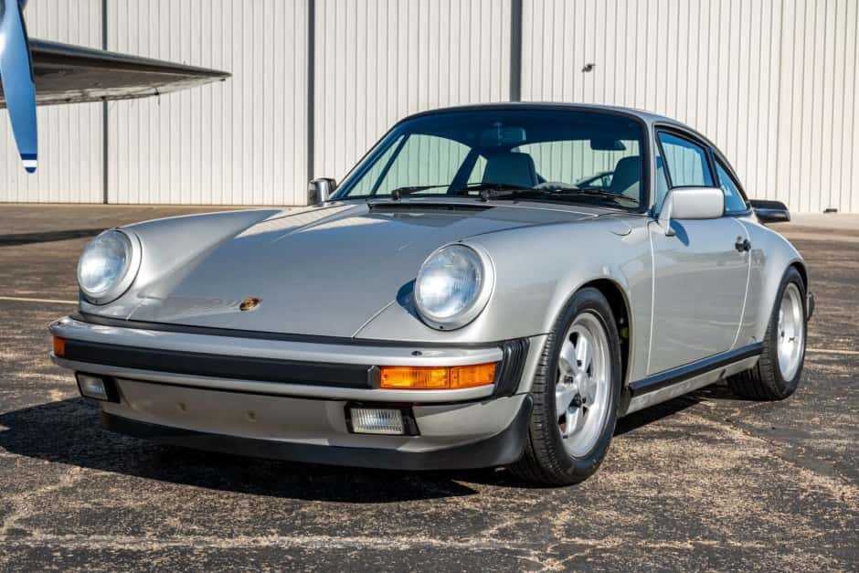 1989 Porsche 911 Carrera 3.2 sold for $172,000